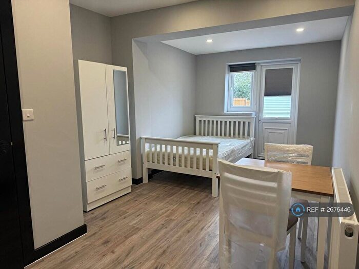 Studio To Rent In Niederwald Road, London, SE26