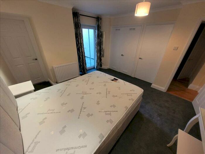 2 Bedroom Apartment To Rent In Garden Flat, Alma Road, BS8
