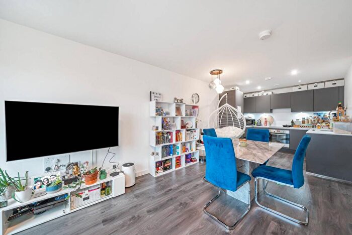 2 Bedroom Flat For Sale In Hargrave Drive, Harrow, HA1