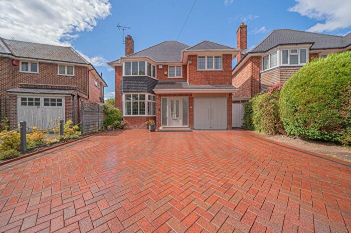 4 Bedroom Detached House For Sale In Upwey Avenue, Solihull, B91