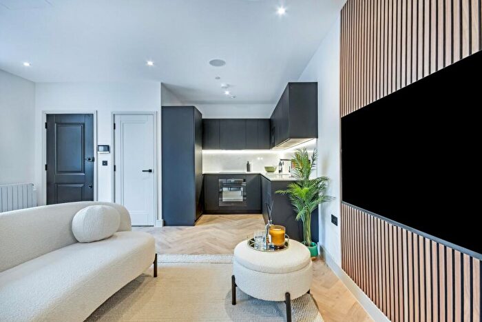 1 Bedroom Apartment For Sale In High Street, Billericay, CM12