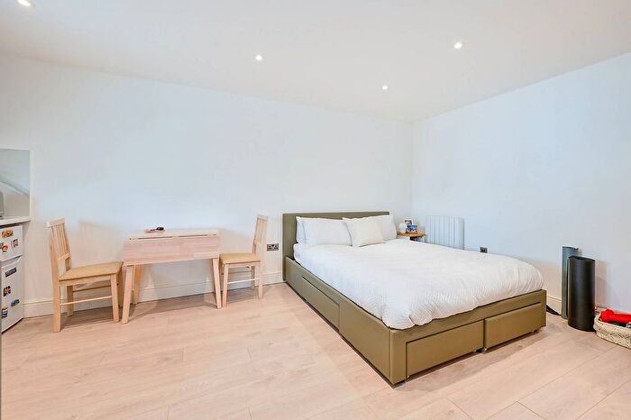 Studio To Rent In Noel Road, Acton, London, W3