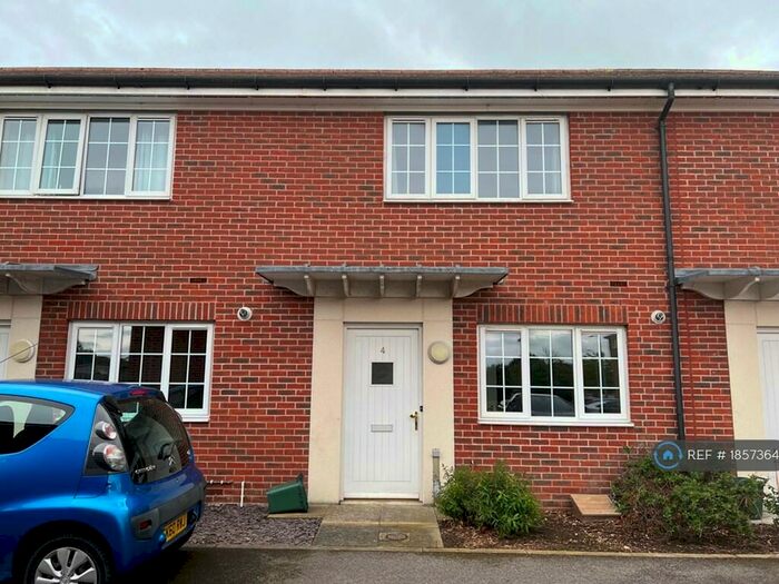 2 Bedroom Terraced House To Rent In Little Pasture Close, Braintree, CM7