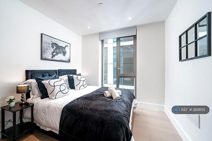 2 Bedroom Flat To Rent In Salisbury House, London, SW11