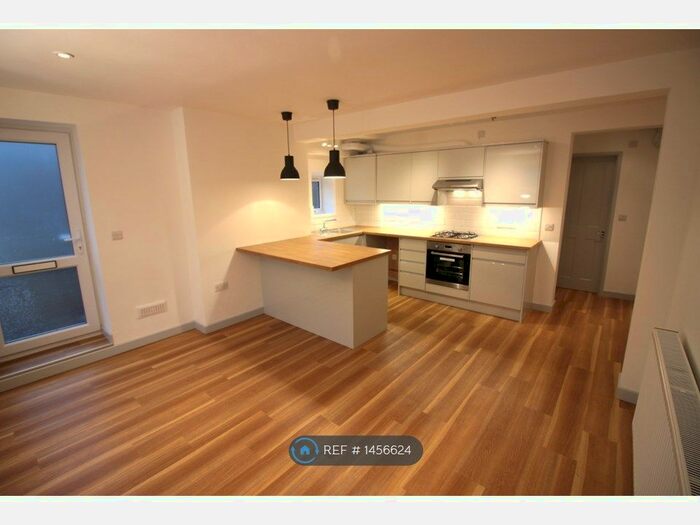 1 Bedroom Flat To Rent In Croydon Rd, Penge, SE20