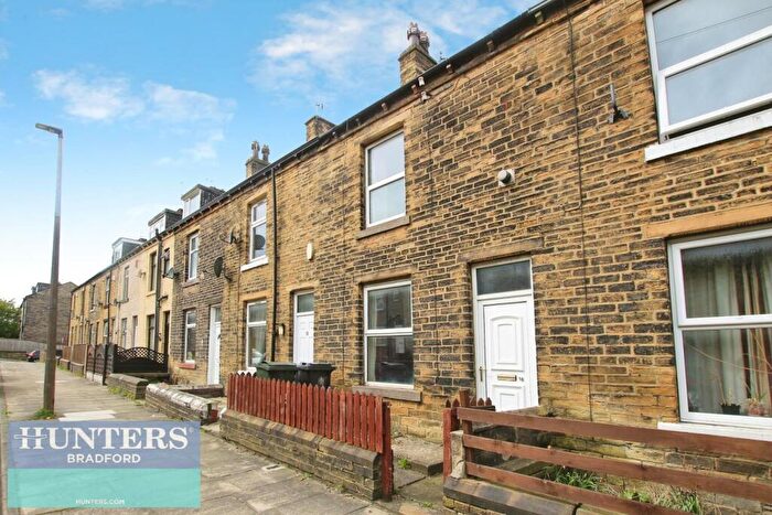 2 Bedroom Terraced House For Sale In Brassey Terrace Bradford, BD4