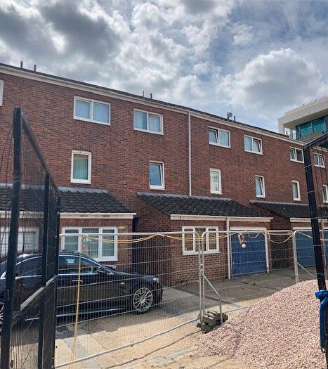 4 Bedroom Semi-Detached House To Rent In Buxton Road, Holloway, Islington, North London, N19