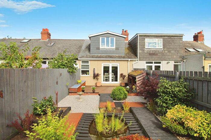 2 Bedroom Bungalow For Sale In Peartree Bungalows, Blackhall Mill, Newcastle Upon Tyne, Tyne And Wear, NE17