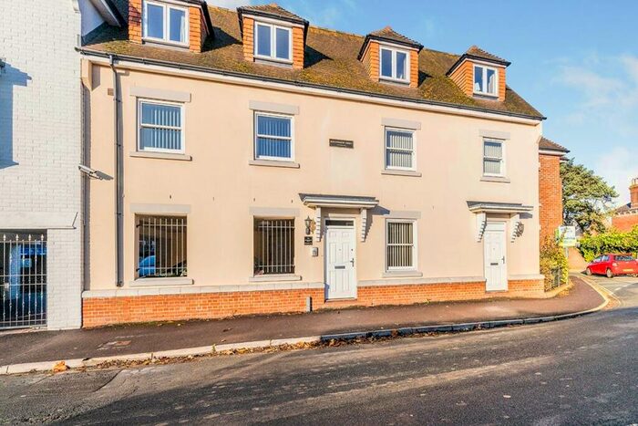 1 Bedroom Flat To Rent In Beechworth Road, Havant, Hampshire, PO9