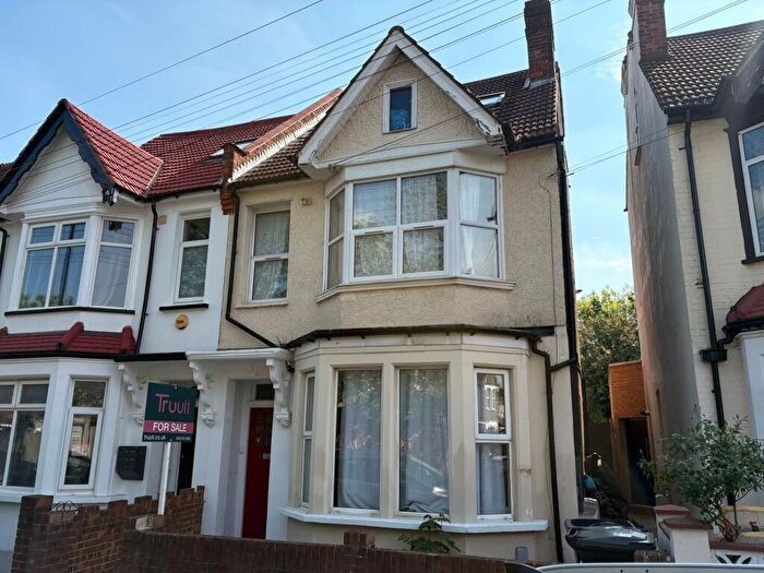 2 Bedroom Flat For Sale In Bensham Lane, Croydon, CR0