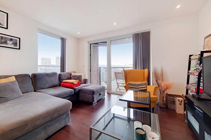 2 Bedroom Flat To Rent In Imperial Building, Woolwich, London, SE18