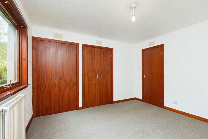 2 Bedroom Detached Bungalow For Sale In New Trows Road, Lanark, ML11