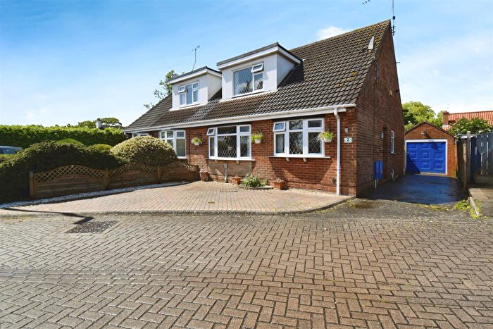 3 Bedroom Semi-Detached Bungalow For Sale In Thornton Grove, Preston, HU12