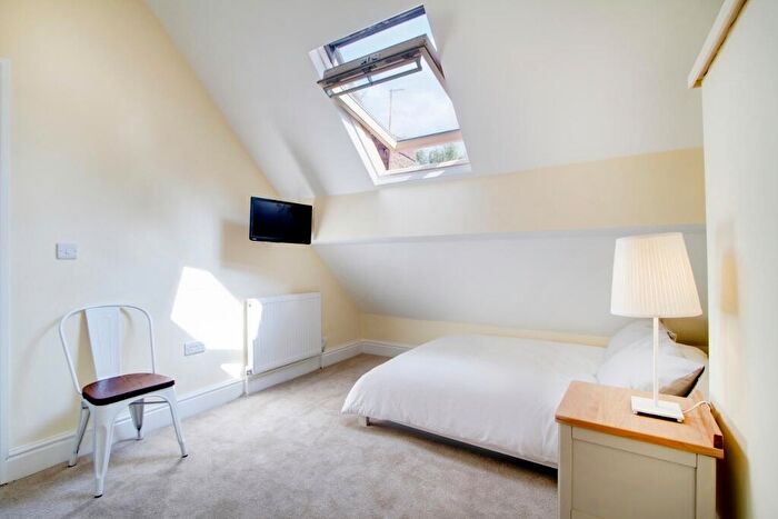 6 Bedroom Terraced House To Rent In Derby Road, Manchester, M14