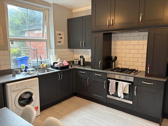 4 Bedroom House To Rent In Walton Road, Sheffield, S11