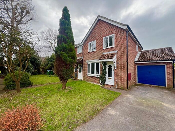 3 Bedroom Semi-Detached House To Rent In Pennycress, Locks Heath, Southampton, Hampshire, SO31
