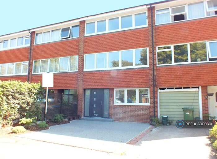 4 Bedroom Terraced House To Rent In Kelvinbrook, West Molesey, KT8