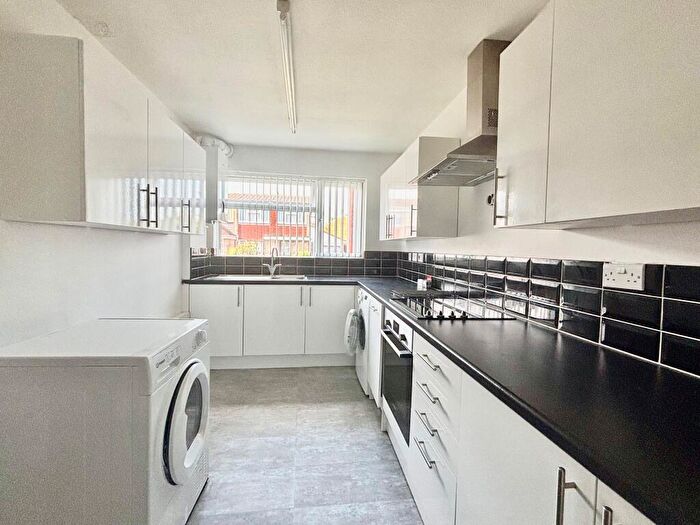 2 Bedroom Flat To Rent In Sedley Close, Parkwood, Rainham, ME8