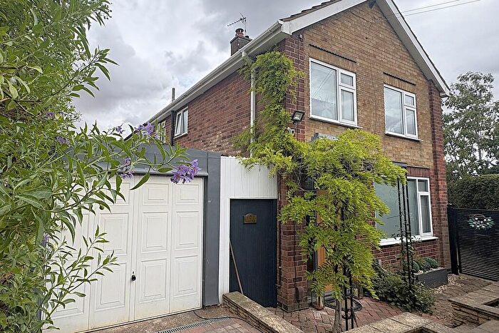 3 Bedroom Semi-Detached House For Sale In Lynton Road, Melton Mowbray, LE13