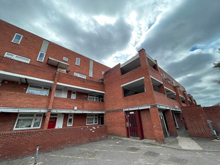 1 Bedroom Flat To Rent In High Road, Romford, London, RM6