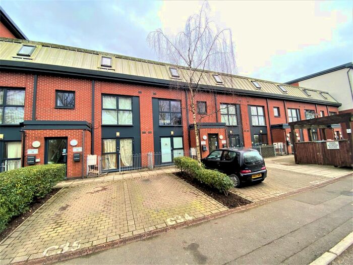 2 Bedroom Flat To Rent In Rodney Road, Newport, NP19