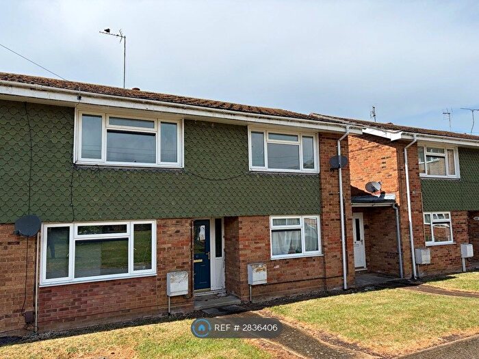 2 Bedroom Flat To Rent In Lammas Gardens, Huntingdon, PE29