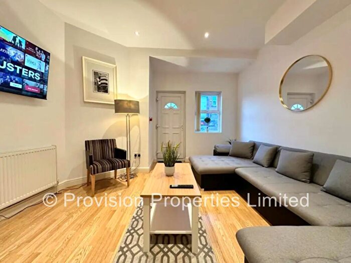 4 Bedroom End Of Terrace House To Rent In De Lacy Mount, Kirkstall, Leeds, LS5