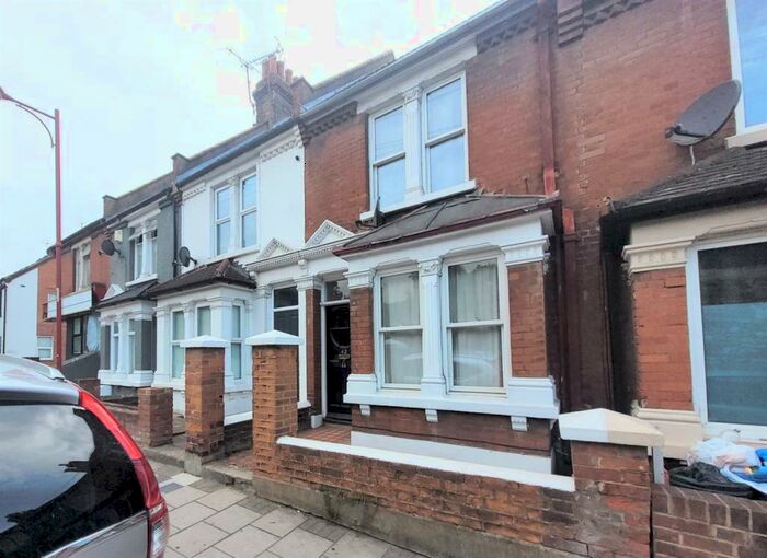 2 Bedroom Terraced House To Rent In Delce Road, Rochester, ME1