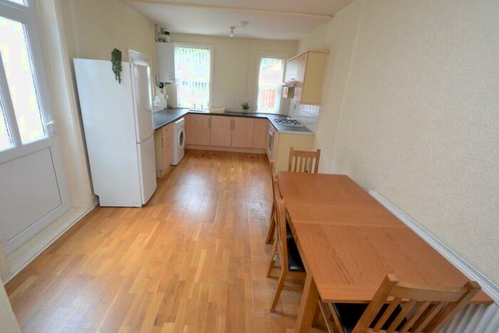 4 Bedroom Detached House To Rent In Ella Road, West Bridgford, NG2