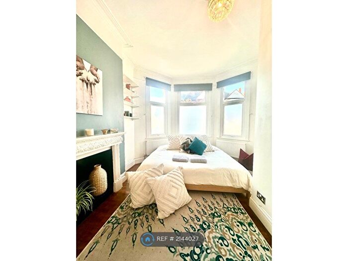 2 Bedroom Flat To Rent In Olive Road, London, NW2