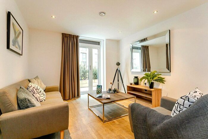 2 Bedroom Apartment To Rent In The Priory Queensway, Birmingham, West Midlands, B4