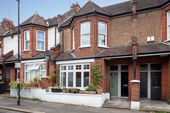 2 Bedroom Maisonette For Sale In Caldecot Road, Camberwell, SE5