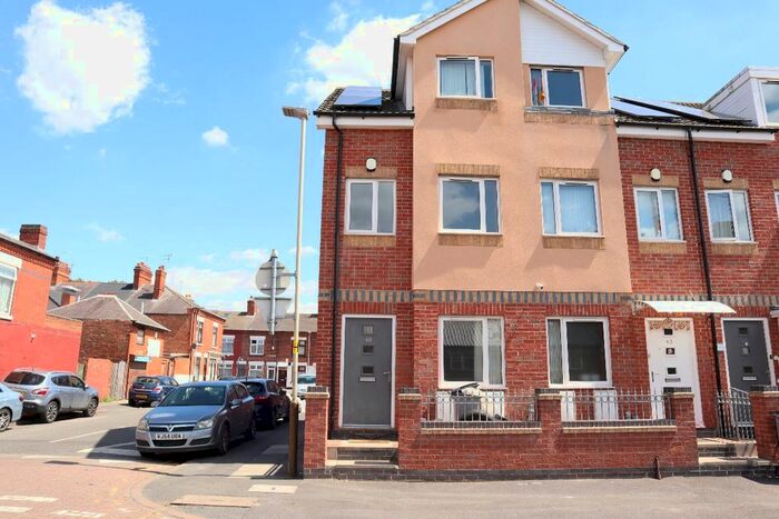 3 Bedroom Terraced House To Rent In Meynell Road, Leicester, LE5