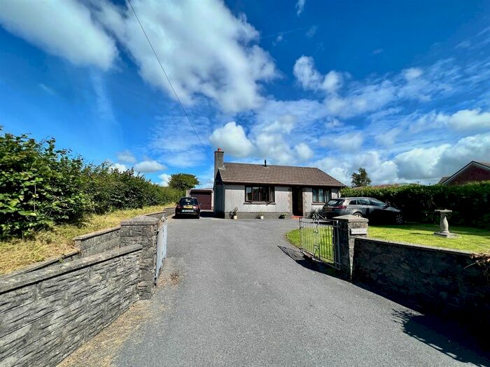 2 Bedroom Detached Bungalow For Sale In Meinciau, Kidwelly, SA17