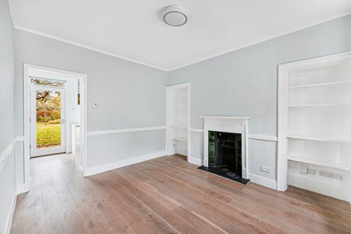 1 Bedroom Flat To Rent In East Churchfield Road, London, W3