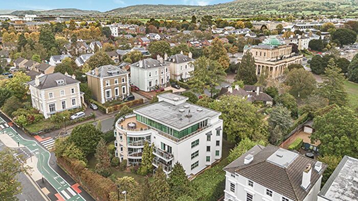 2 Bedroom Flat For Sale In West Approach Drive, Cheltenham, GL52