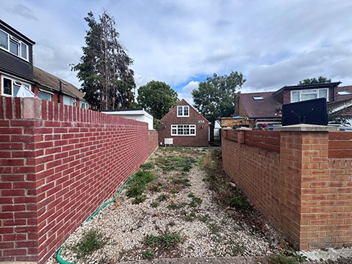 3 Bedroom Bungalow To Rent In Manor Lane, Harlington, Hayes, UB3