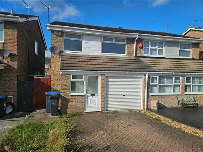 3 Bedroom Semi-Detached House To Rent In Kingcraft Road, Marton-In-Cleveland, Middlesbrough, TS7