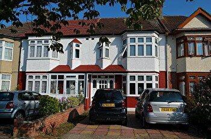 3 Bedroom Terraced House To Rent In Ash Grove, Palmers Green, N13