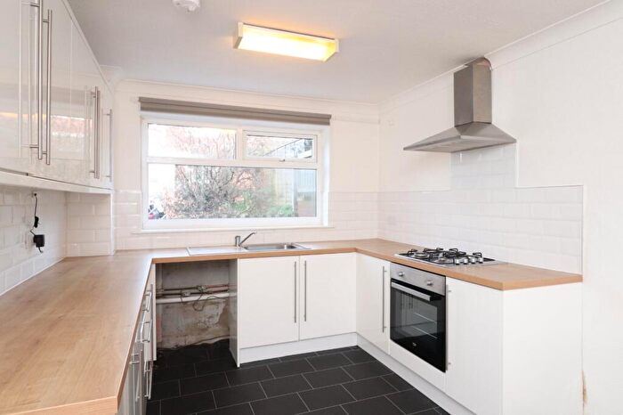 3 Bedroom House To Rent In Wellstone Garth, Leeds, West Yorkshire, LS13