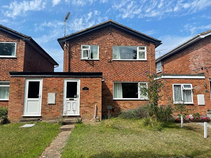 3 Bedroom Detached House For Sale In Richmond Way, Newport Pagnell, MK16