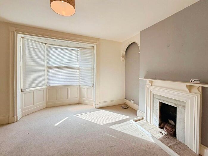 1 Bedroom Flat For Sale In Dover Road, Walmer, Deal, Kent, CT14