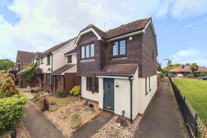 4 Bedroom Detached House To Rent In Clerics Walk, Shepperton, TW17
