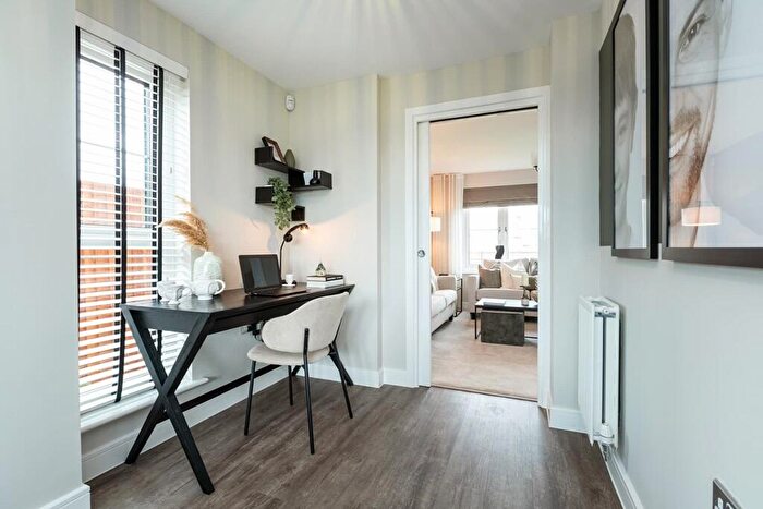 4 Bedroom Detached House For Sale In Smannel Road, Andover, SP11