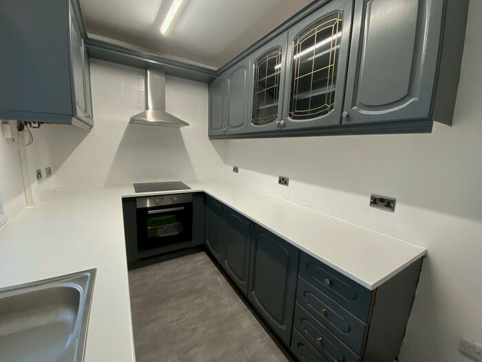 3 Bedroom House To Rent In Tower Street, Dukinfield, SK16