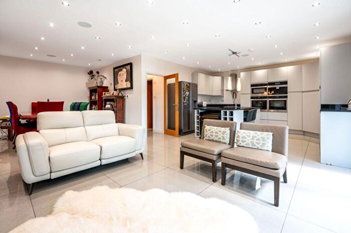 5 Bedroom Detached House For Sale In Hollington Crescent, New Malden, KT3