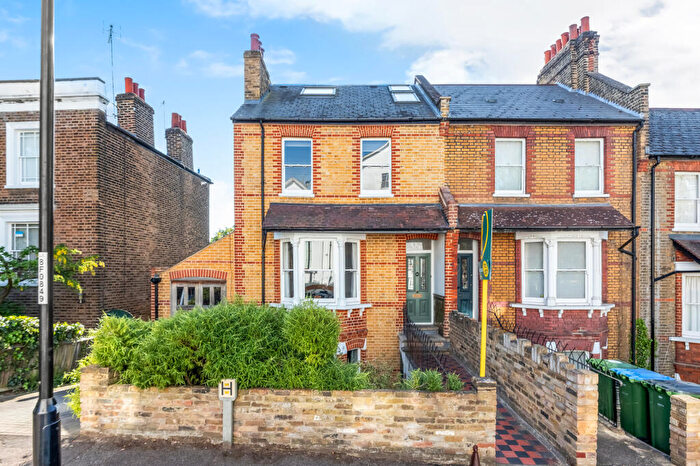 5 Bedroom End Of Terrace House For Sale In Lansdowne Lane, Charlton, SE7
