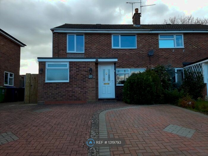 4 Bedroom Semi-Detached House To Rent In Sevincott Close, Stratford-Upon-Avon, CV37