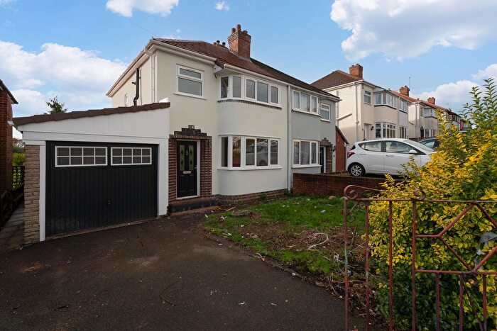 3 Bedroom Semi Detached House For Sale In Glenfern Road, Coseley, Bilston, WV14