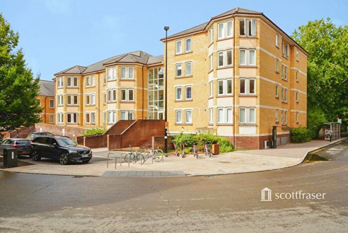 2 Bedroom Flat To Rent In Paradise Square, Oxford, Oxfordshire, OX1